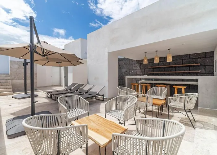 King With Private Balcony, Gym, Rooftop Pool Сasa de vacaciones