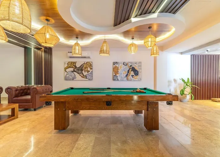 King With Private Balcony, Gym, Rooftop Pool *
