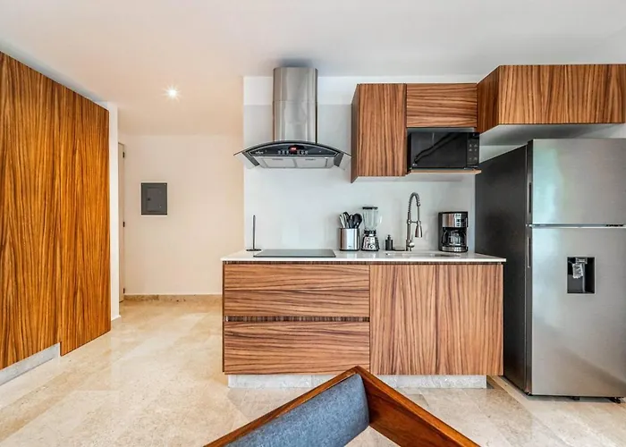 King With Private Balcony, Gym, Rooftop Pool Сasa de vacaciones *