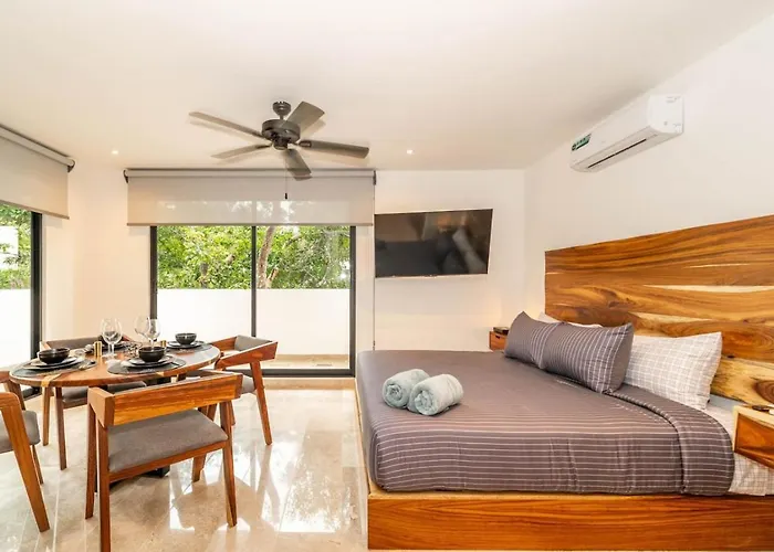 King With Private Balcony, Gym, Rooftop Pool Сasa de vacaciones